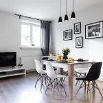 Tyzenhauz Old Town Apartment