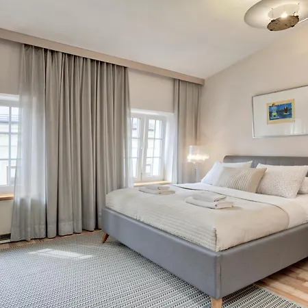 Tyzenhauz Old Town *