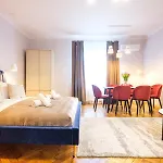Tyzenhauz Old Town Apartment Krakau